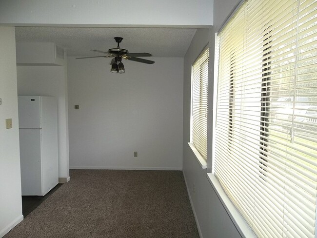 Building Photo - Mountain Views & Midtown Convenience