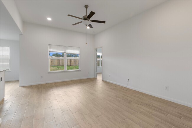 Building Photo - 8115 Vacek Meadows Loop