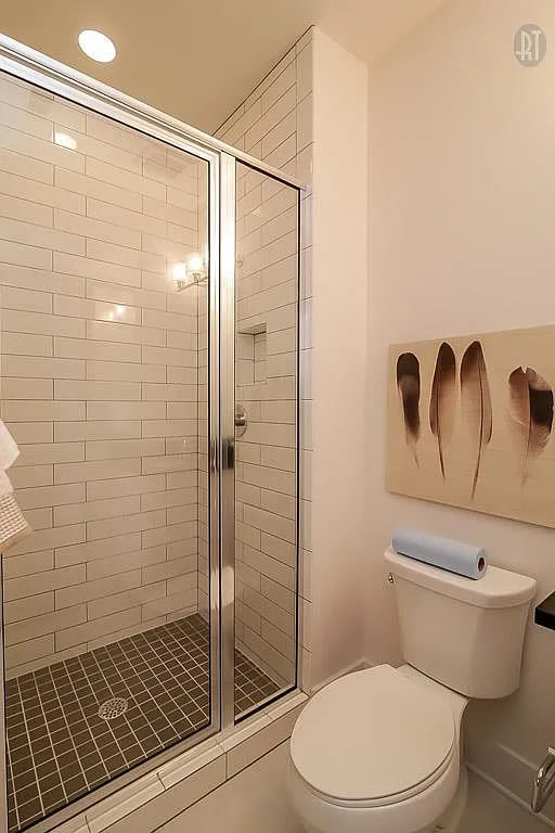Building Photo - "Charming 3 Bed, 3 1/2 Baths Townhouse in Nashville's Desirable 37204 Neighborhood!" In The Heart...