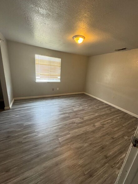 Building Photo - 672 Las Palmas Ave