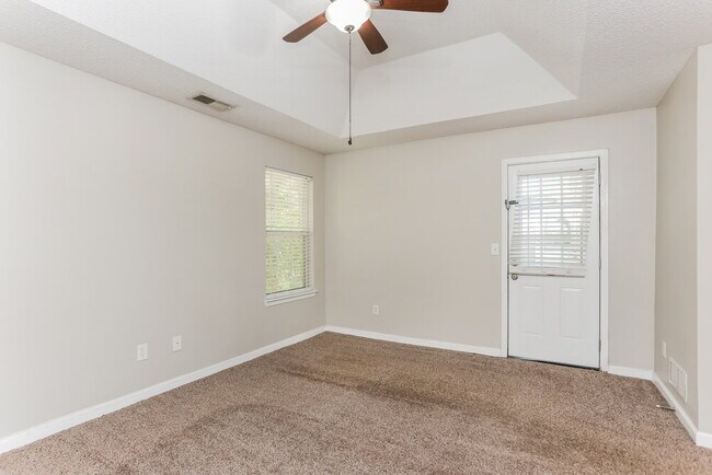 Building Photo - 3234 Grove Trail