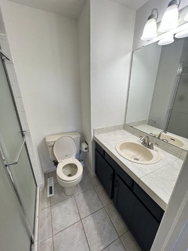 Building Photo - 7052 E Briarwood Dr