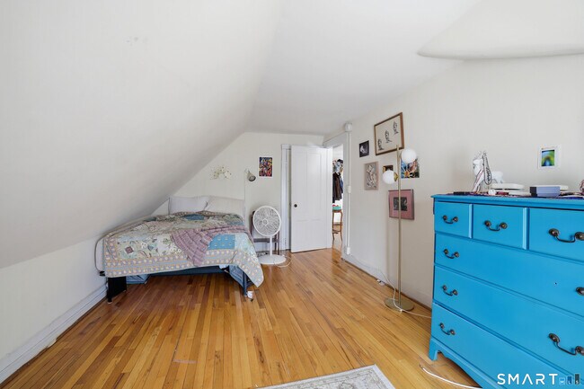 Building Photo - 382 Whitney Ave