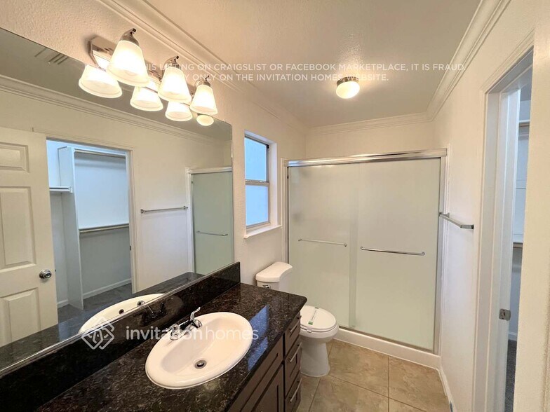 Building Photo - 3042 Pepperridge Dr