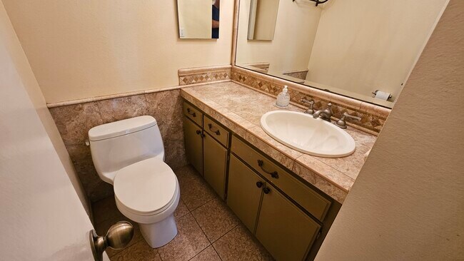 Building Photo - 279 N Holliston Ave