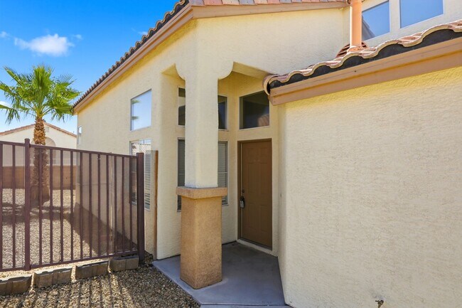 Building Photo - 4 bedroom with NO HOA! New Appliances & New Carpet!