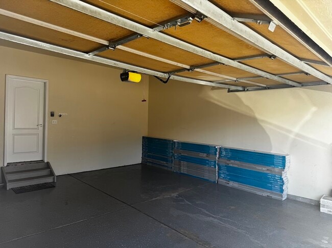 Building Photo - 6544 Range Overlook Heights