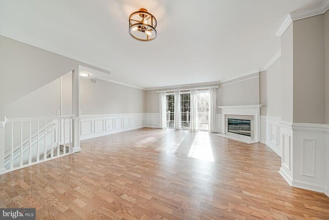 Primary Photo - 329 Barnfield Square NE