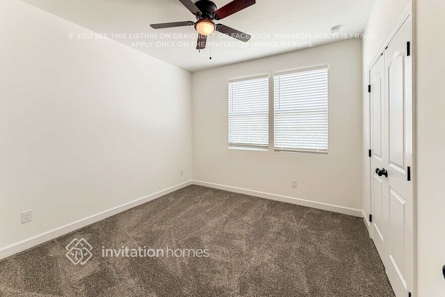 Building Photo - 241 W Millbrook Dr