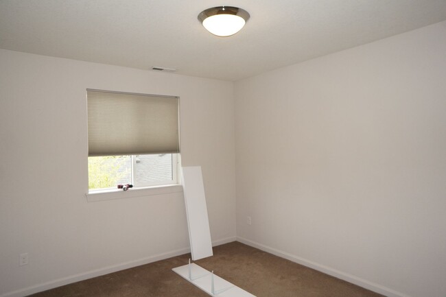 Building Photo - NE Portland 3-bedroom 2.5-bathroom NW Cont...