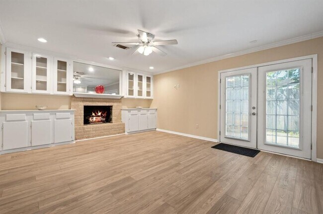 Building Photo - 2331 Carleen Rd