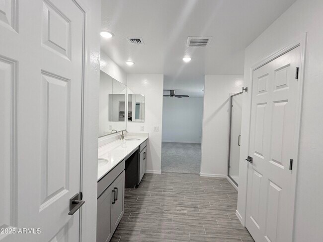 Building Photo - 25321 N 75th Ln