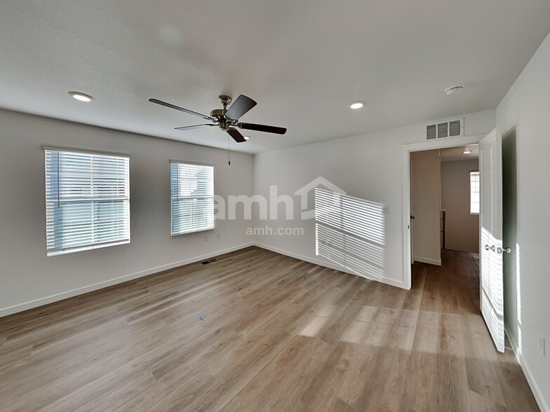 Building Photo - 9070 Henley Ave