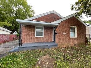 Building Photo - Newly Renovated Just For You! 3 Beds/1 Bat...