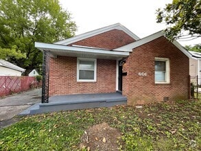 Building Photo - Newly Renovated Just For You! 3 Beds/1 Bat...
