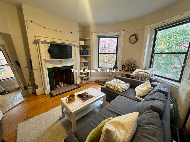 Primary Photo - 614 Columbus Ave