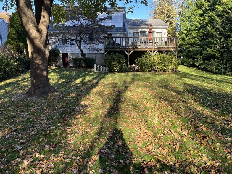 Building Photo - 411 East St