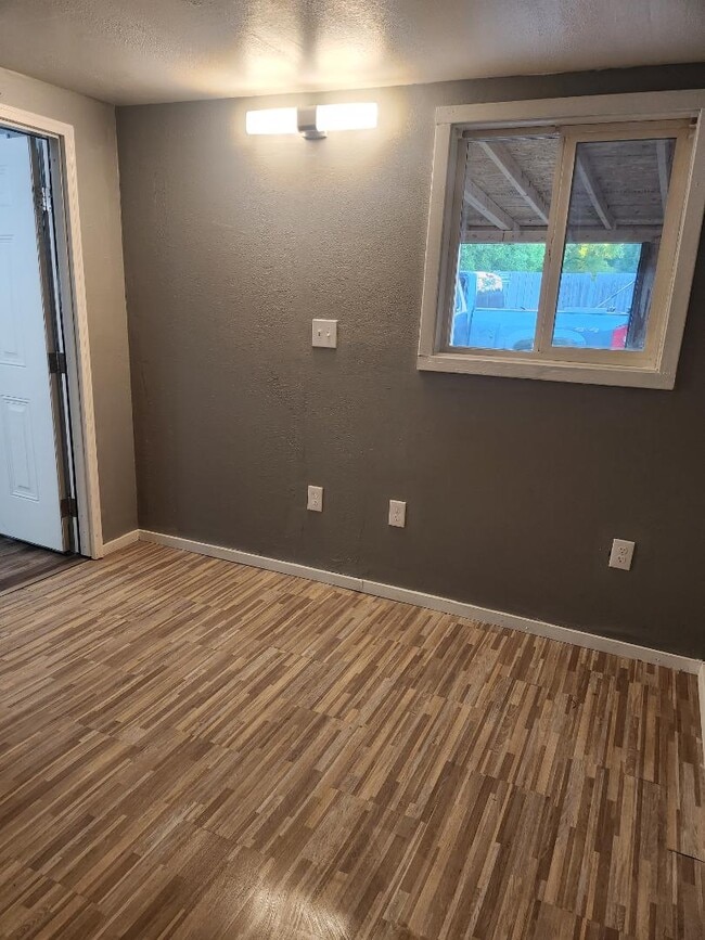 Building Photo - 9822 Brown St