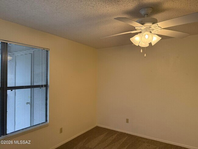 Building Photo - 5800 N Kolb Rd