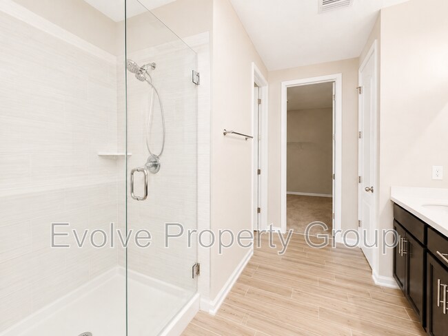 Building Photo - 231 Flach Dr