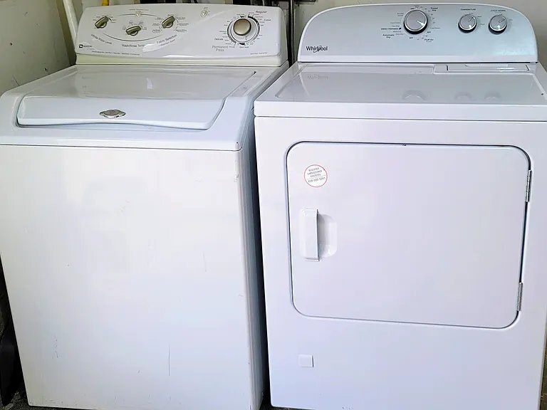 Building Photo - 10519 Nopalito St