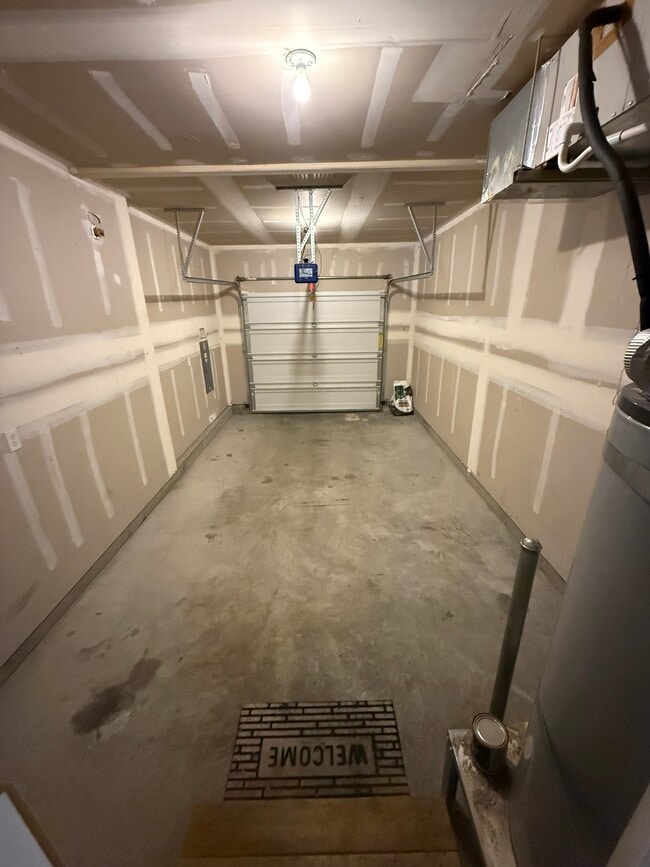 Garage - 440B Laguna Dr