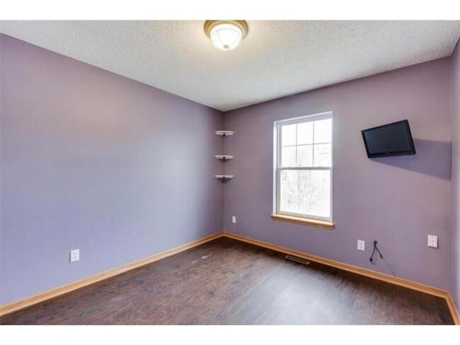 Building Photo - 1604 Liberty Cir