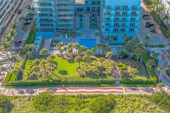 Building Photo - 3737 Collins Ave