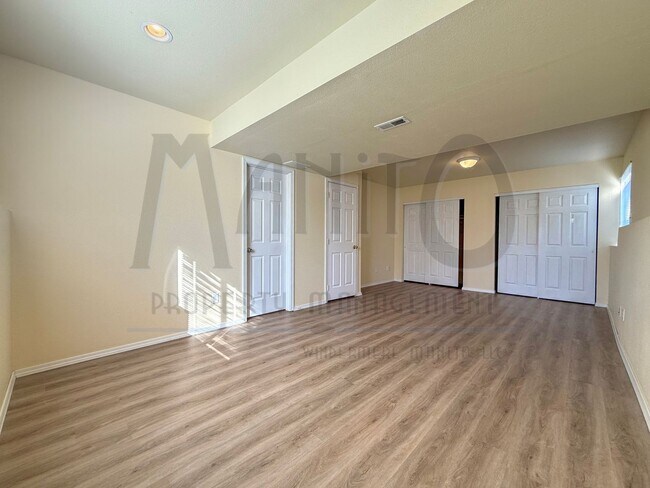Building Photo - Beautiful Gleneden Heights Home