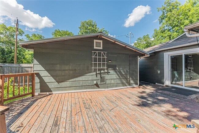 Building Photo - 1020 N 15th St