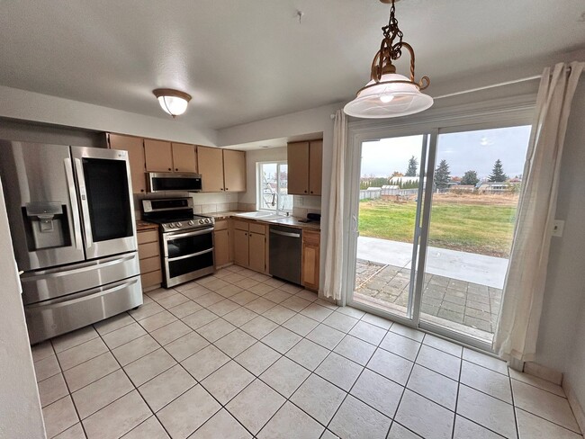 Building Photo - Charming 4 Bed, 2 Bath Home in Spokane Valley!