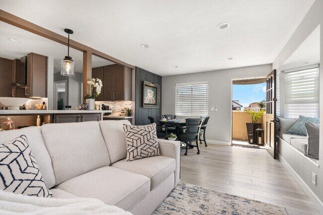 Building Photo - Furnished or Unfurnished Turn Key Updated Home in the Heart of the Peninsula