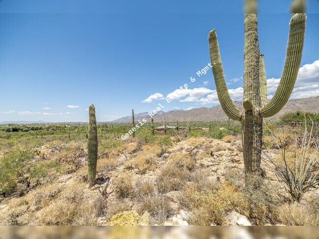Building Photo - "Spacious Tucson Retreat with Granite Eleg...
