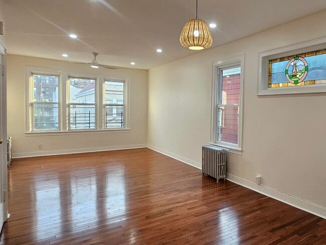 Building Photo - 151 W 33rd St