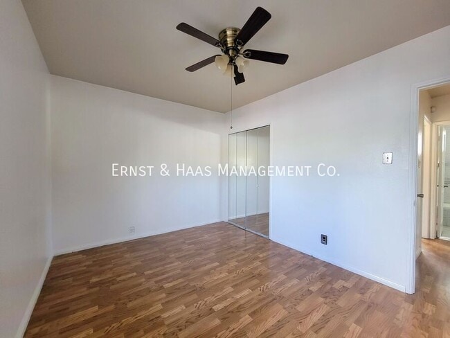 Building Photo - 806 E 120th St