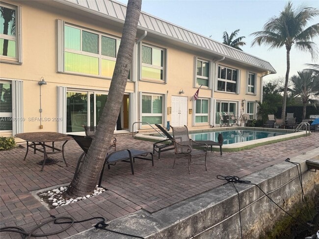 Building Photo - 861 SE 22nd Ave