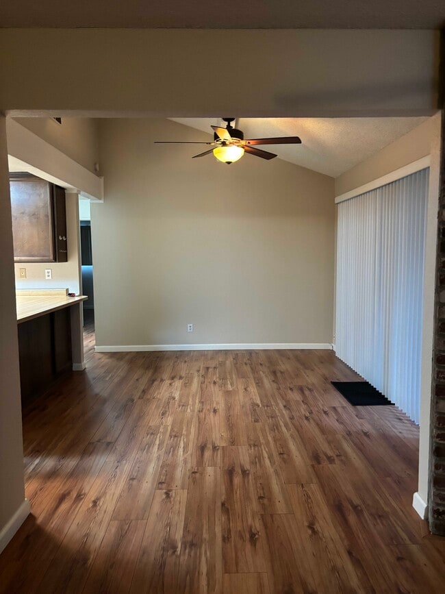 Building Photo - 1714 Kent St