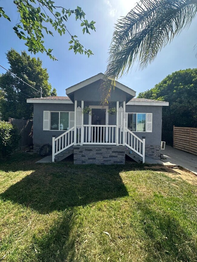 Building Photo - Inviting 3-Bedroom | 2-Bathroom Home in National City