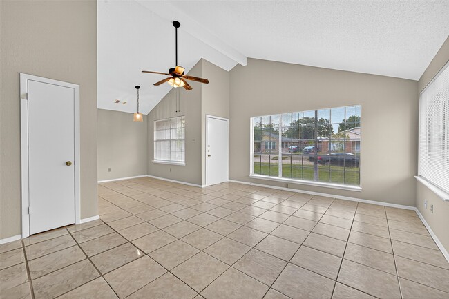 Building Photo - 7407 Alegria Dr