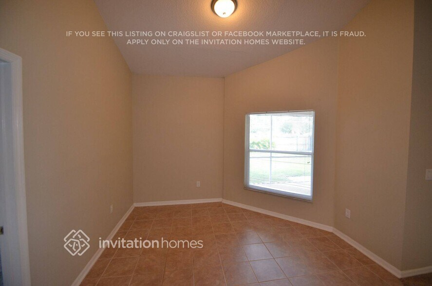 Building Photo - 10547 San Travaso Dr