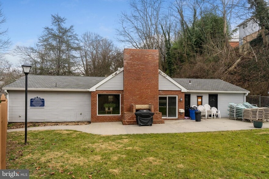 Building Photo - 306 Yardley Cmn