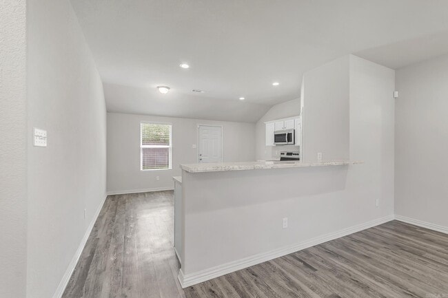 Building Photo - 1604 Lil Larry Dr