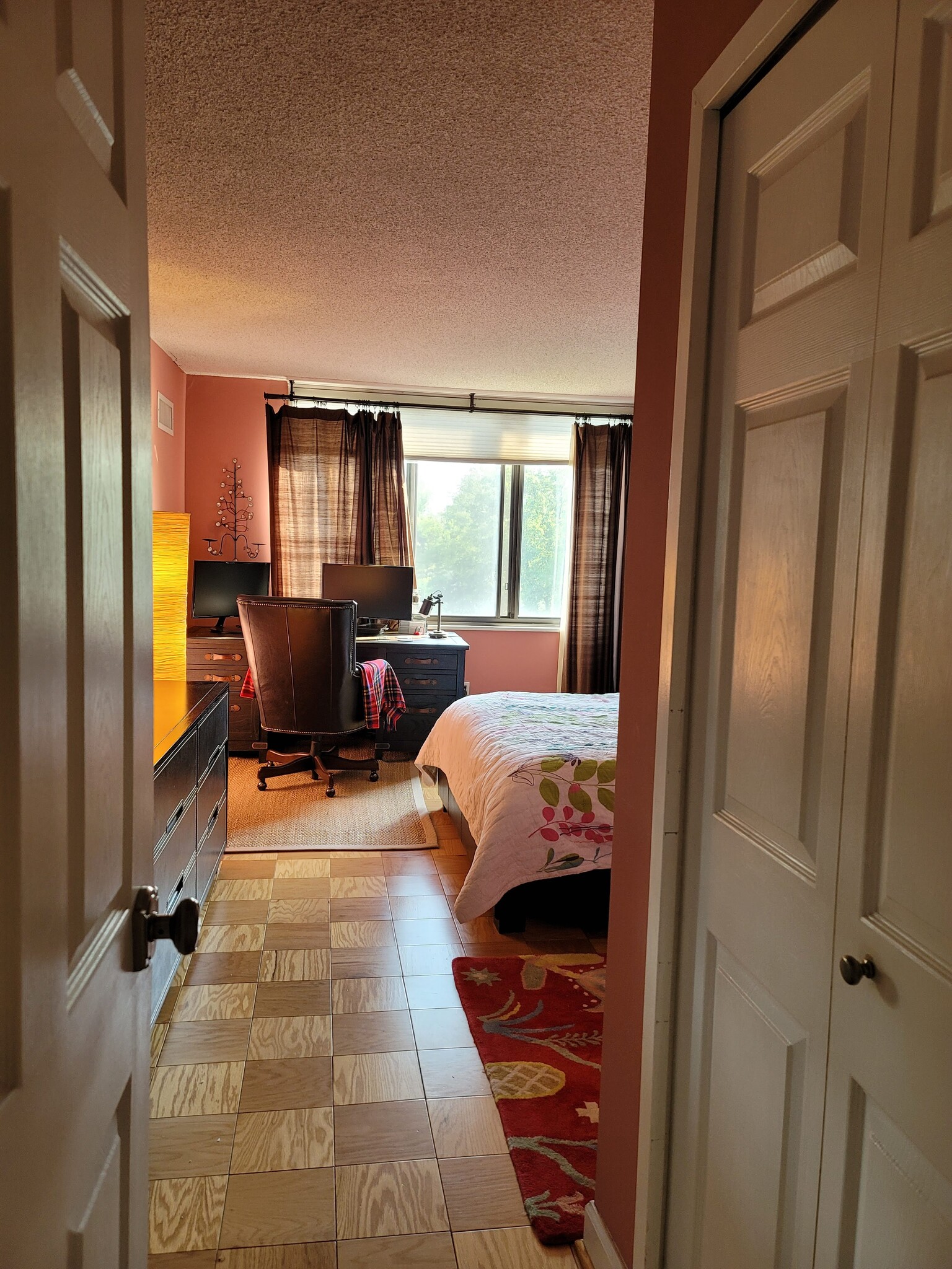 Master bedroom - 5225 Pooks Hill Rd