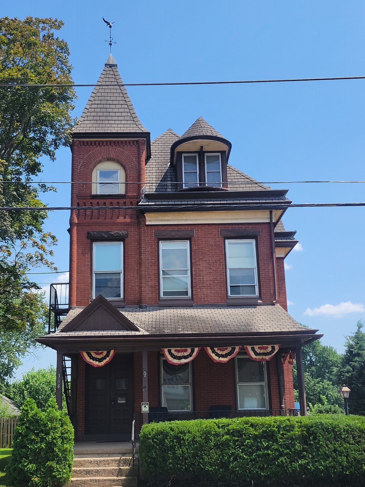 Building Photo - 364 N York St