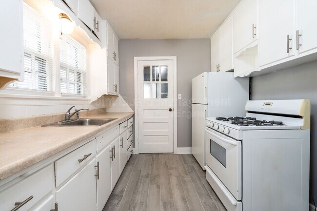 Building Photo - 4722 E Elm St