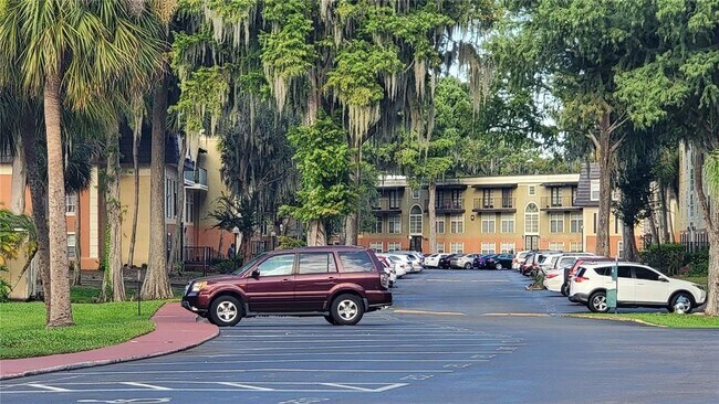 Building Photo - 4023 Versailles Dr