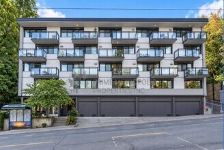 Building Photo - 1601 Taylor Ave N