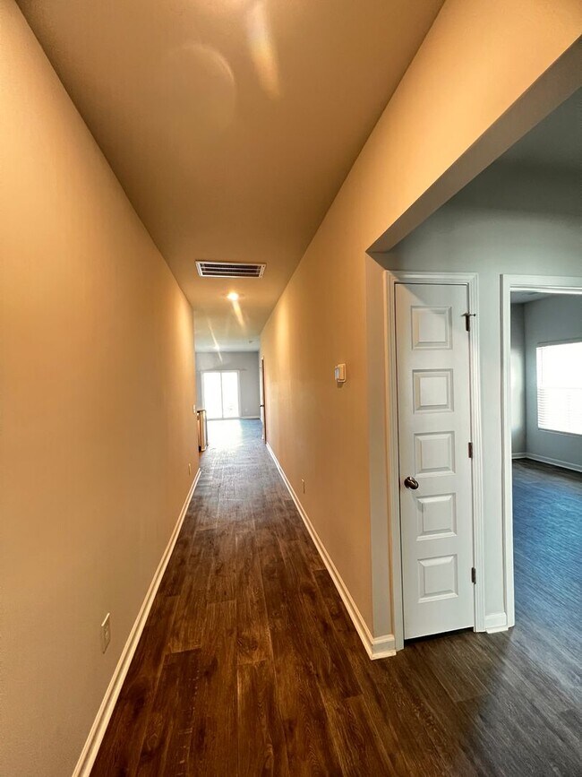 Building Photo - Welcome To The Preserves At Hiltonhead Lakes