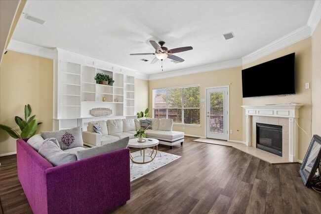 Building Photo - 1618 Autumn Springs Dr