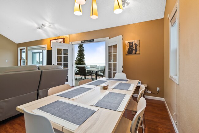 Building Photo - 16131 Black Bear Dr